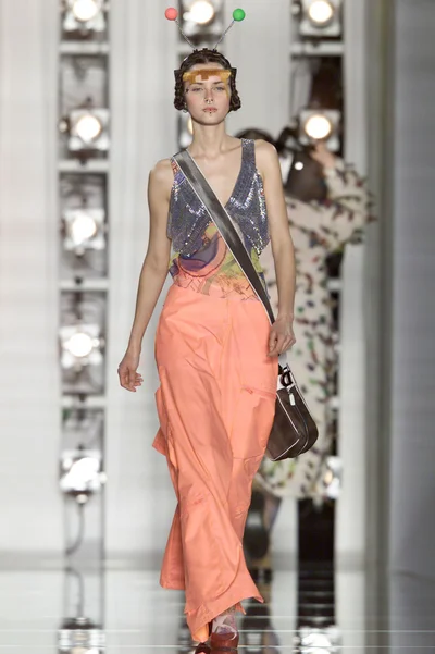 Look 10